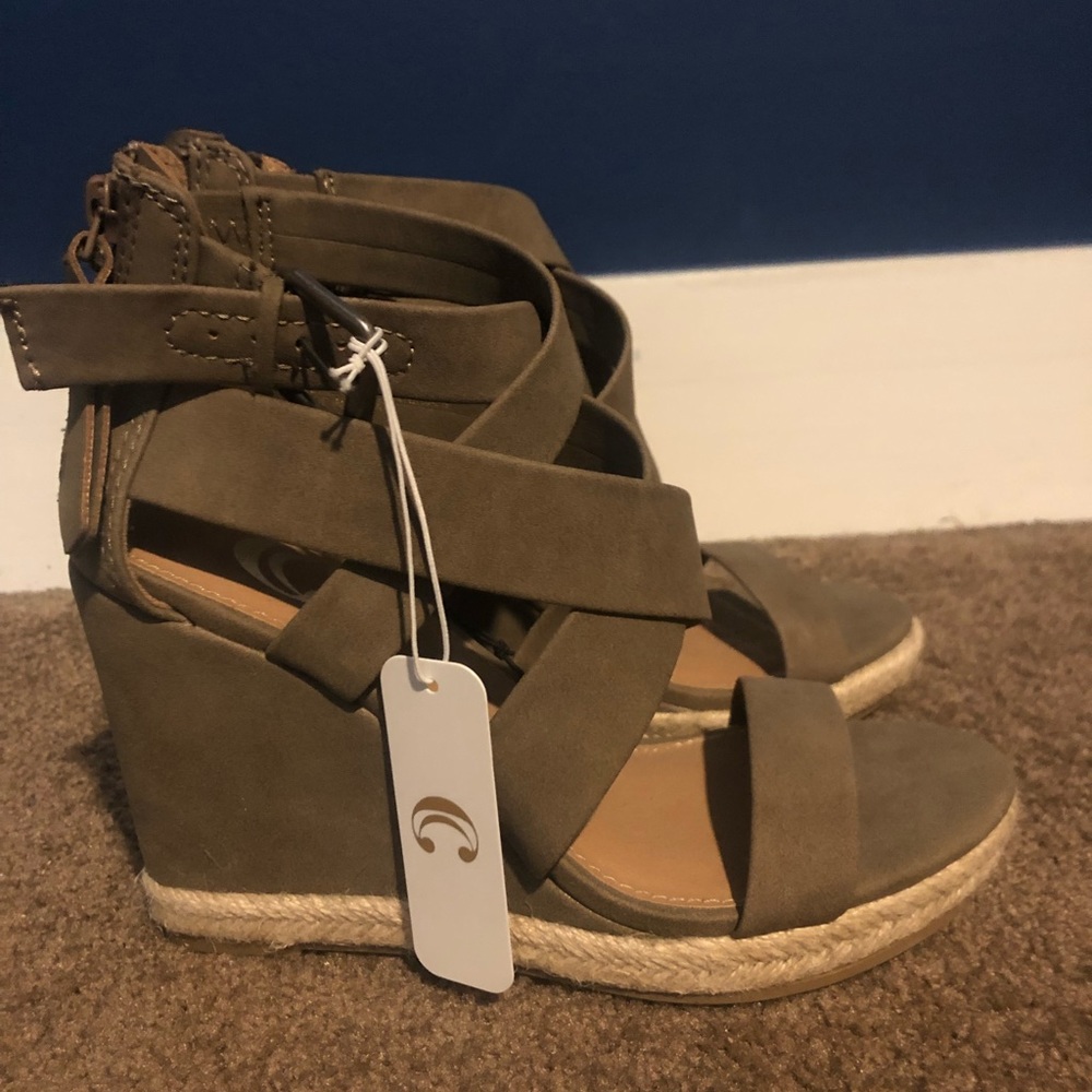 New with tags Charming Charlie wedges
